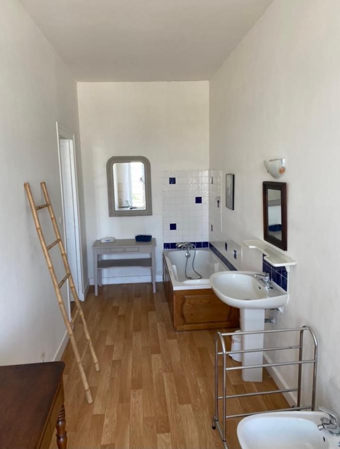 La Maison Du Port Mortagne-sur-Gironde 外观 照片